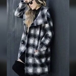 Banana Republic Medium Oversized Double Breasted Soft Wool Blend Plaid Coat